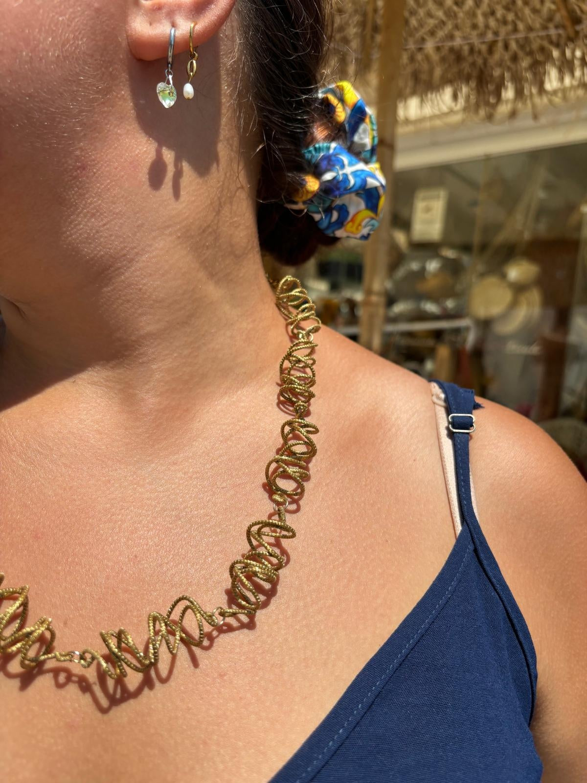 Collana "a giro"